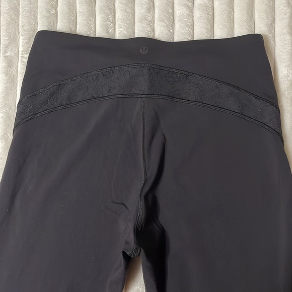 Lululemon Wunder Under Crop High-Rise 21" *Flocked Everlux | Size 10 **FLAWED** - Picture 3 of 16